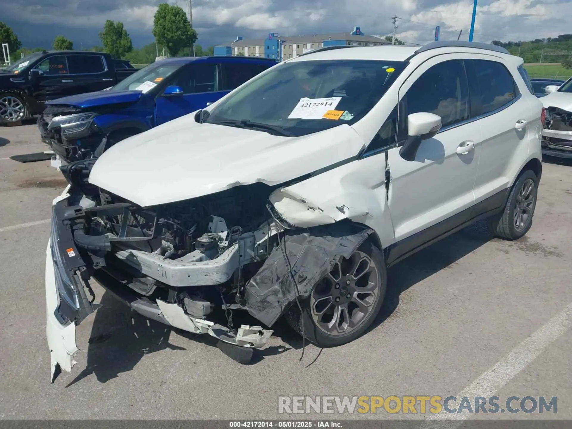 2 fotografías del automóvil dañado MAJ3S2KE3MC400477 FORD ECOSPORT 2021