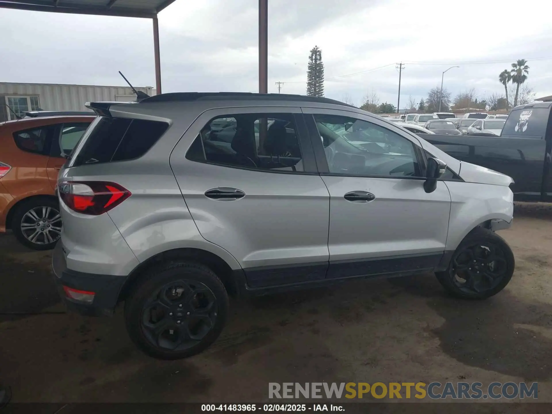 14 fotografías del automóvil dañado MAJ6S3JL2MC424921 FORD ECOSPORT 2021