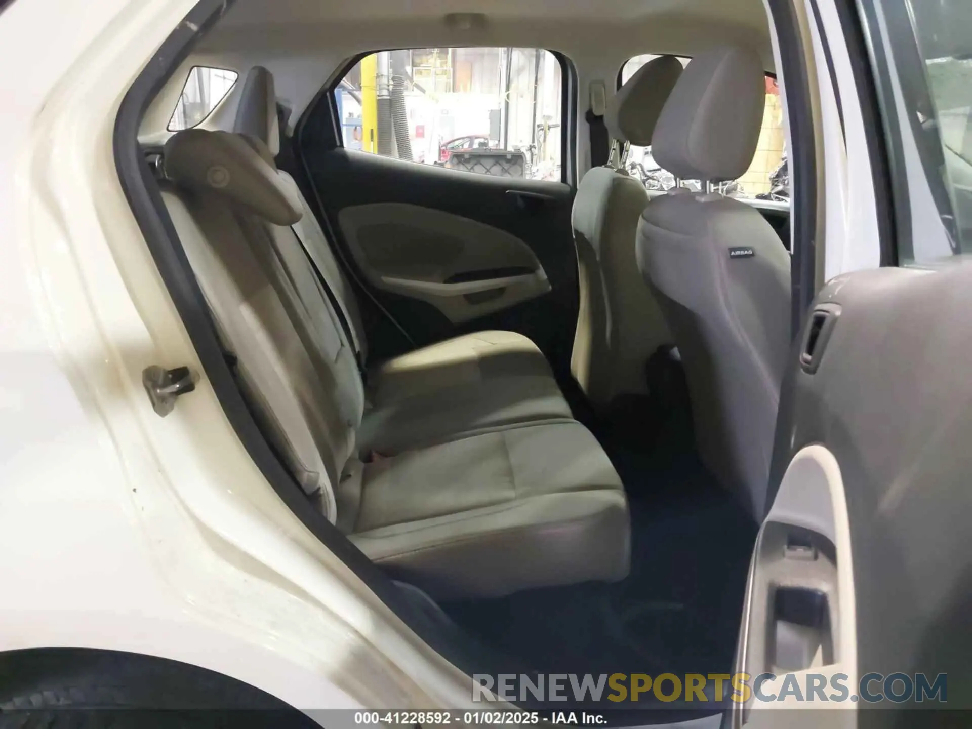 8 fotografías del automóvil dañado MAJ6S3FL6NC473596 FORD ECOSPORT 2022