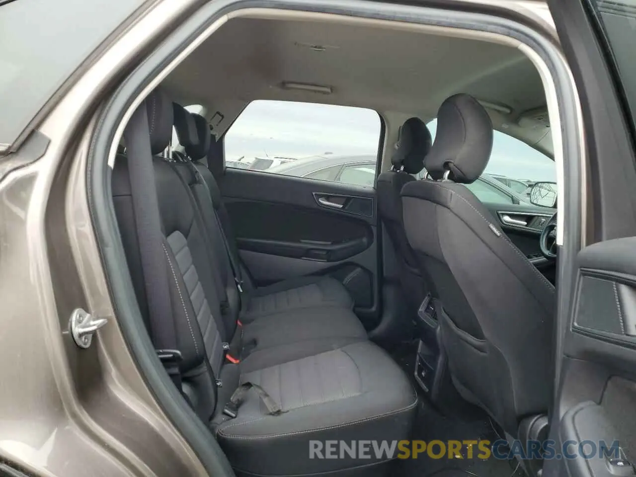 10 fotografías del automóvil dañado 2FMPK3G9XKBC23853 FORD EDGE 2019