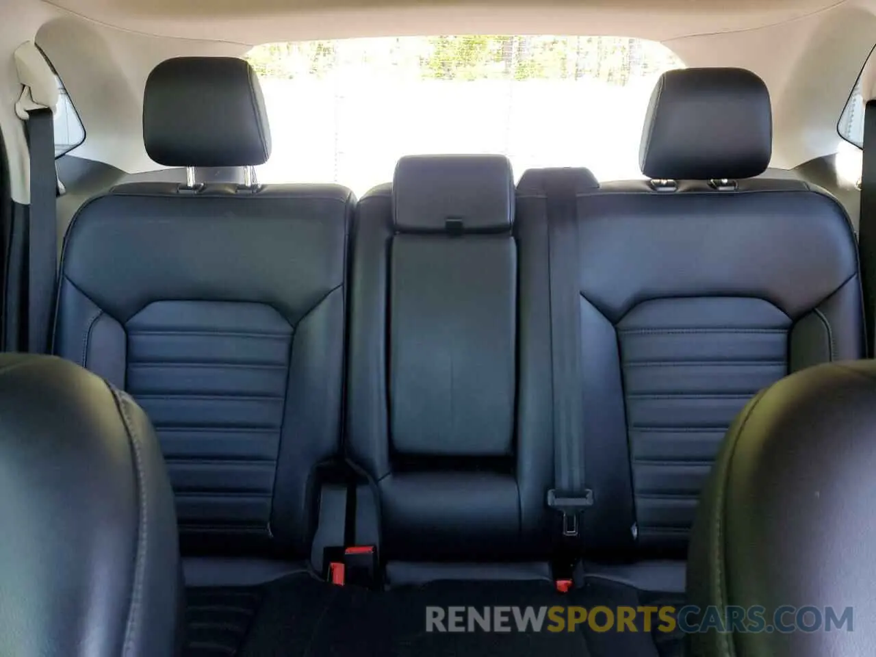 10 fotografías del automóvil dañado 2FMPK3J93KBC24352 FORD EDGE 2019