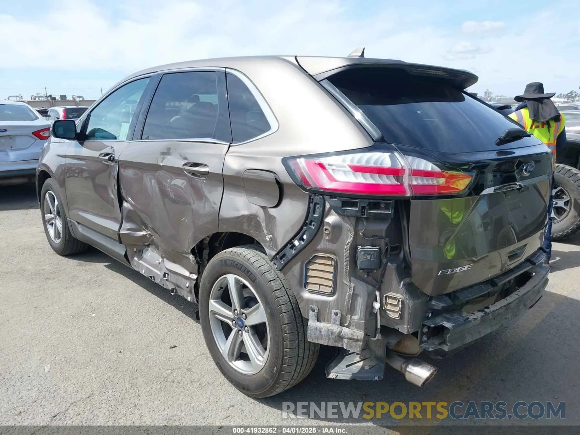 3 fotografías del automóvil dañado 2FMPK3J9XKBB70094 FORD EDGE 2019
