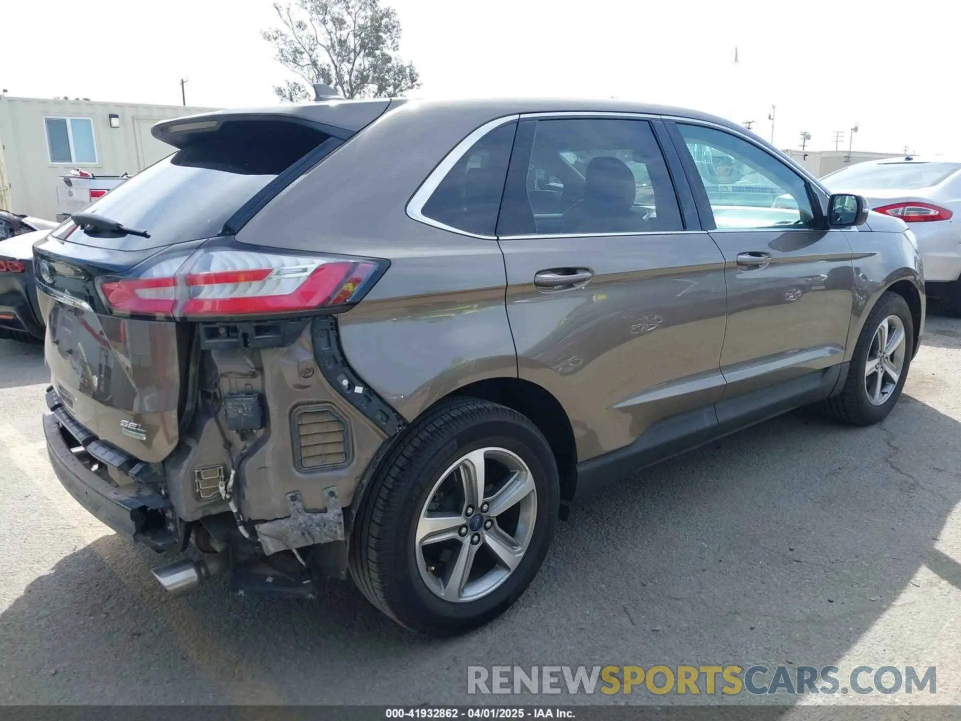 4 fotografías del automóvil dañado 2FMPK3J9XKBB70094 FORD EDGE 2019
