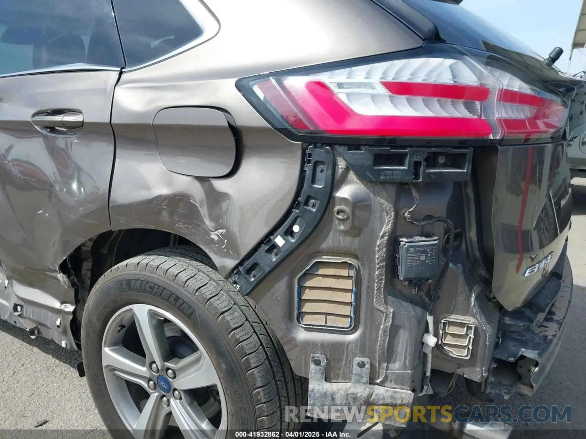 6 fotografías del automóvil dañado 2FMPK3J9XKBB70094 FORD EDGE 2019