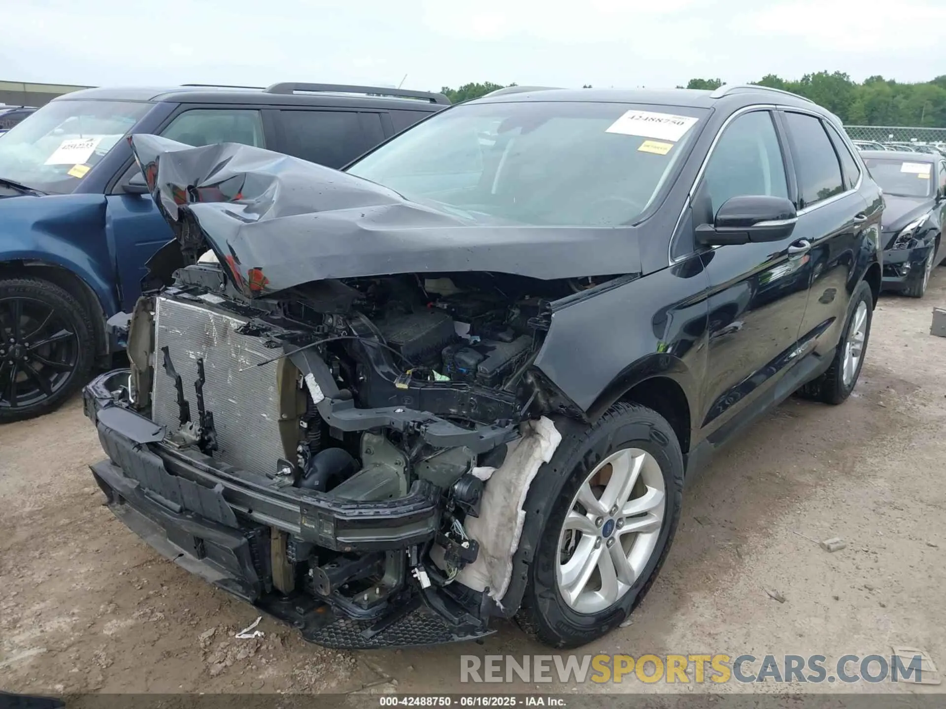 2 fotografías del automóvil dañado 2FMPK4J96KBC18745 FORD EDGE 2019