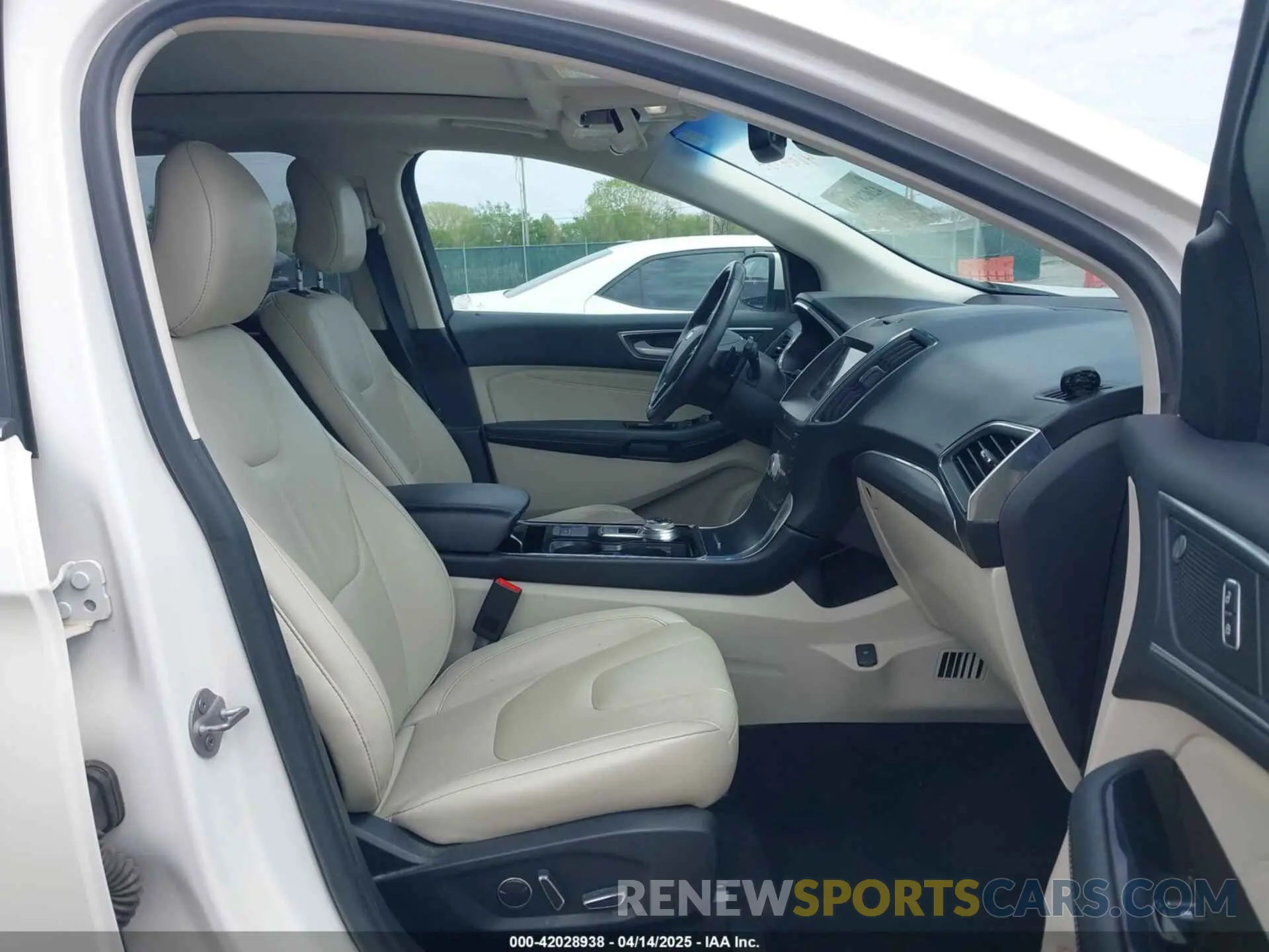 5 fotografías del automóvil dañado 2FMPK4K96KBC24463 FORD EDGE 2019