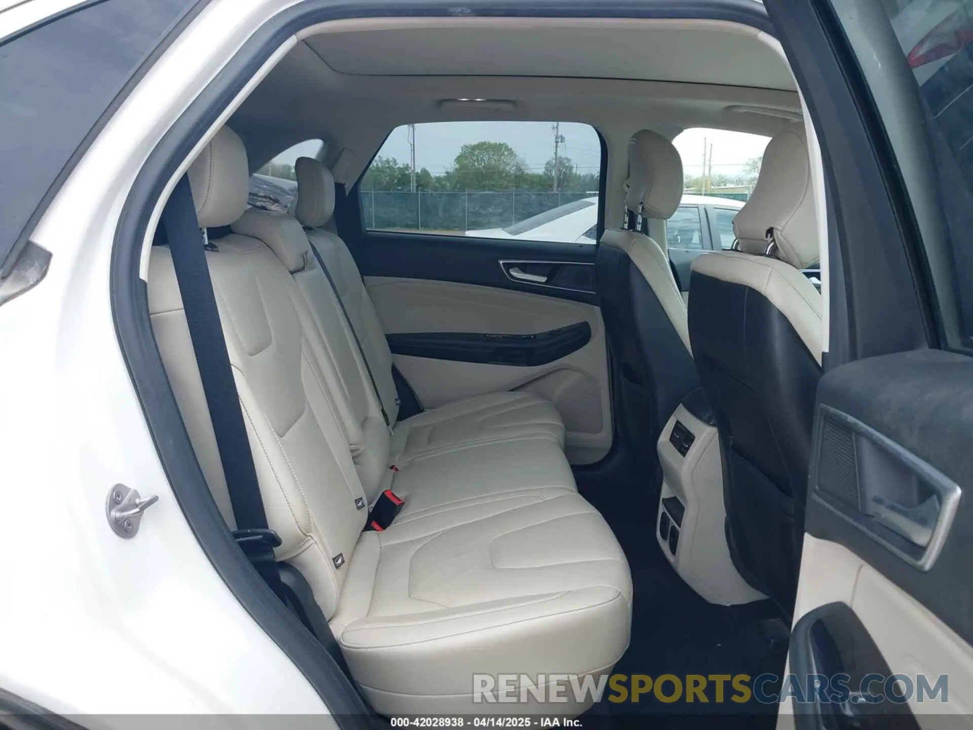 8 fotografías del automóvil dañado 2FMPK4K96KBC24463 FORD EDGE 2019