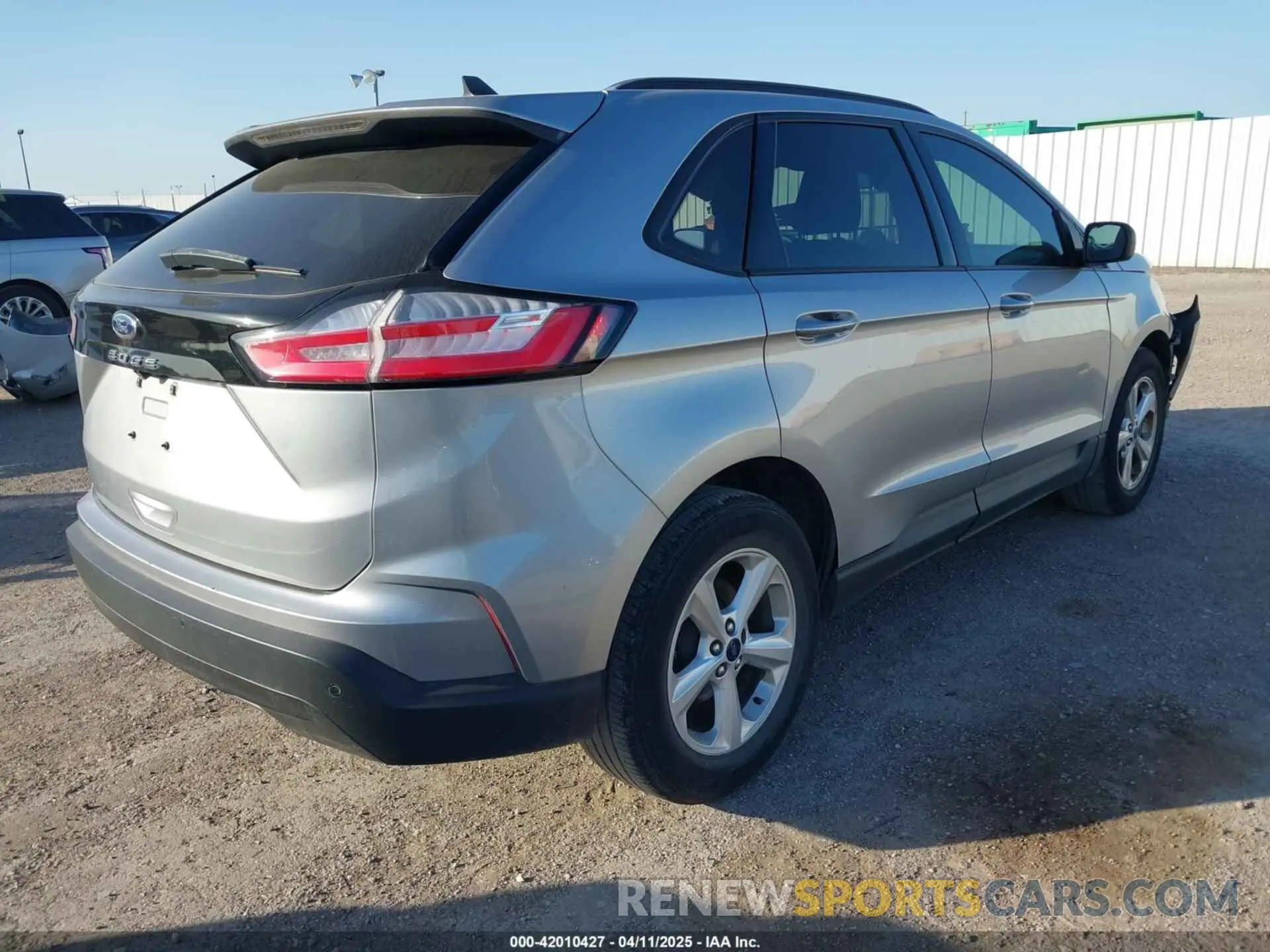 4 fotografías del automóvil dañado 2FMPK3G93MBA24811 FORD EDGE 2021