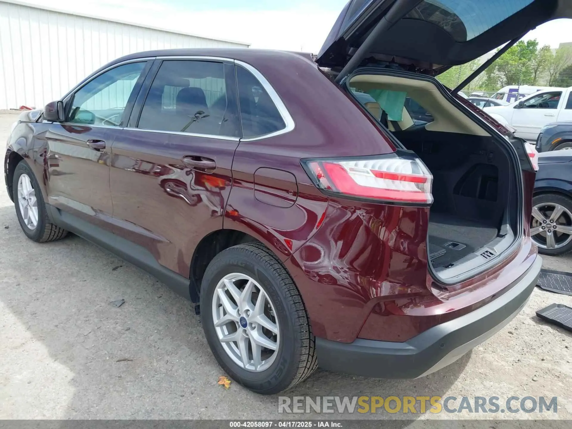 3 fotografías del automóvil dañado 2FMPK4J9XMBA44133 FORD EDGE 2021