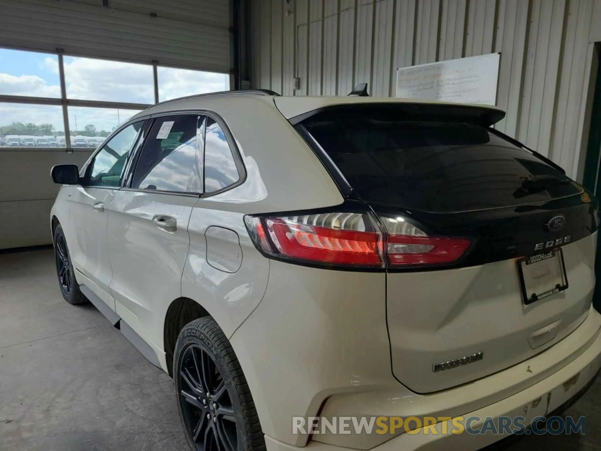 5 fotografías del automóvil dañado 2FMPK4J94NBA42749 FORD EDGE 2022