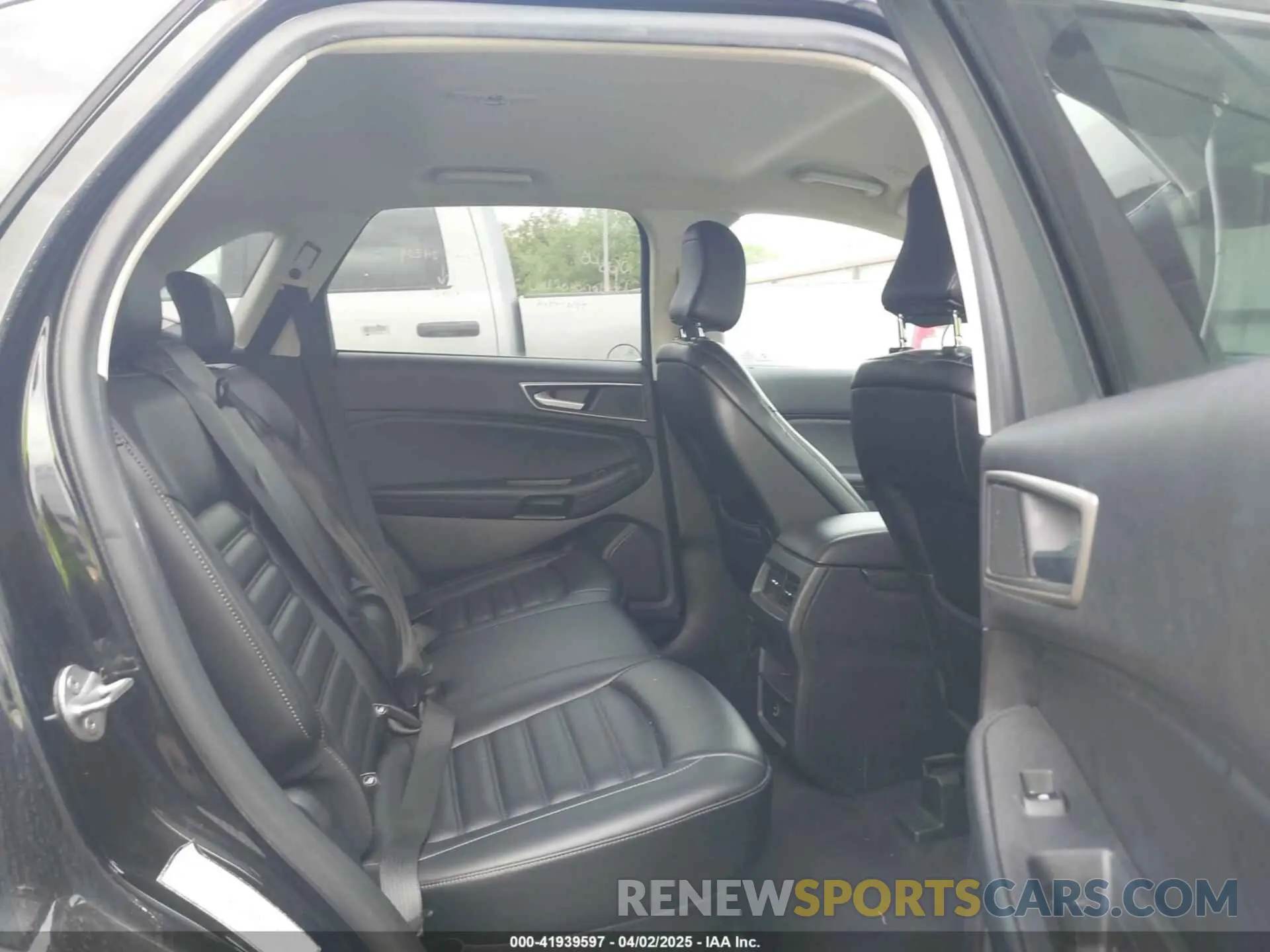 8 fotografías del automóvil dañado 2FMPK4J99NBA30550 FORD EDGE 2022