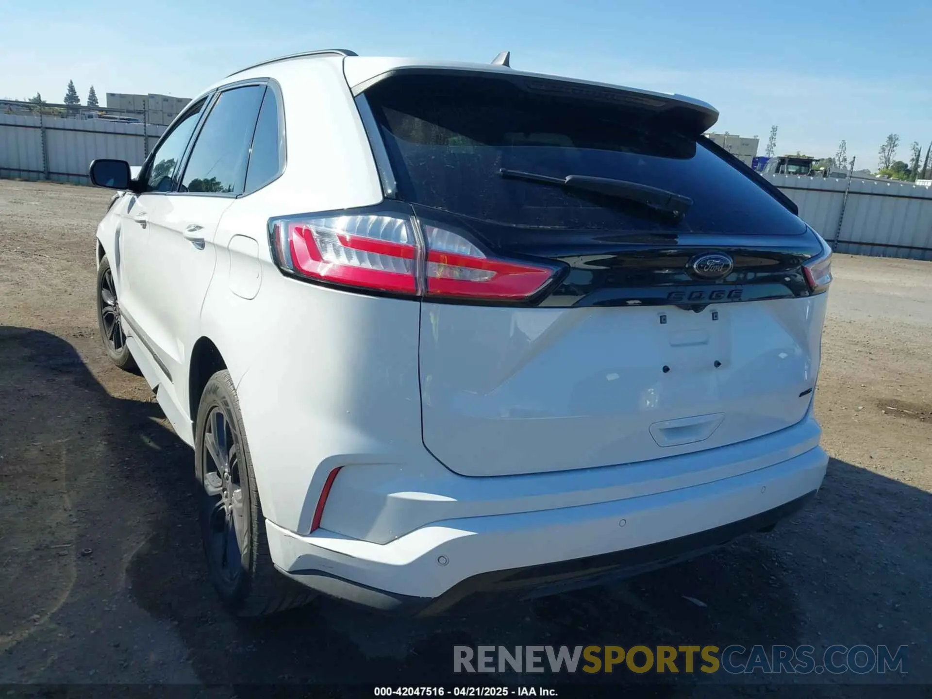 3 fotografías del automóvil dañado 2FMPK4G9XPBA08325 FORD EDGE 2023