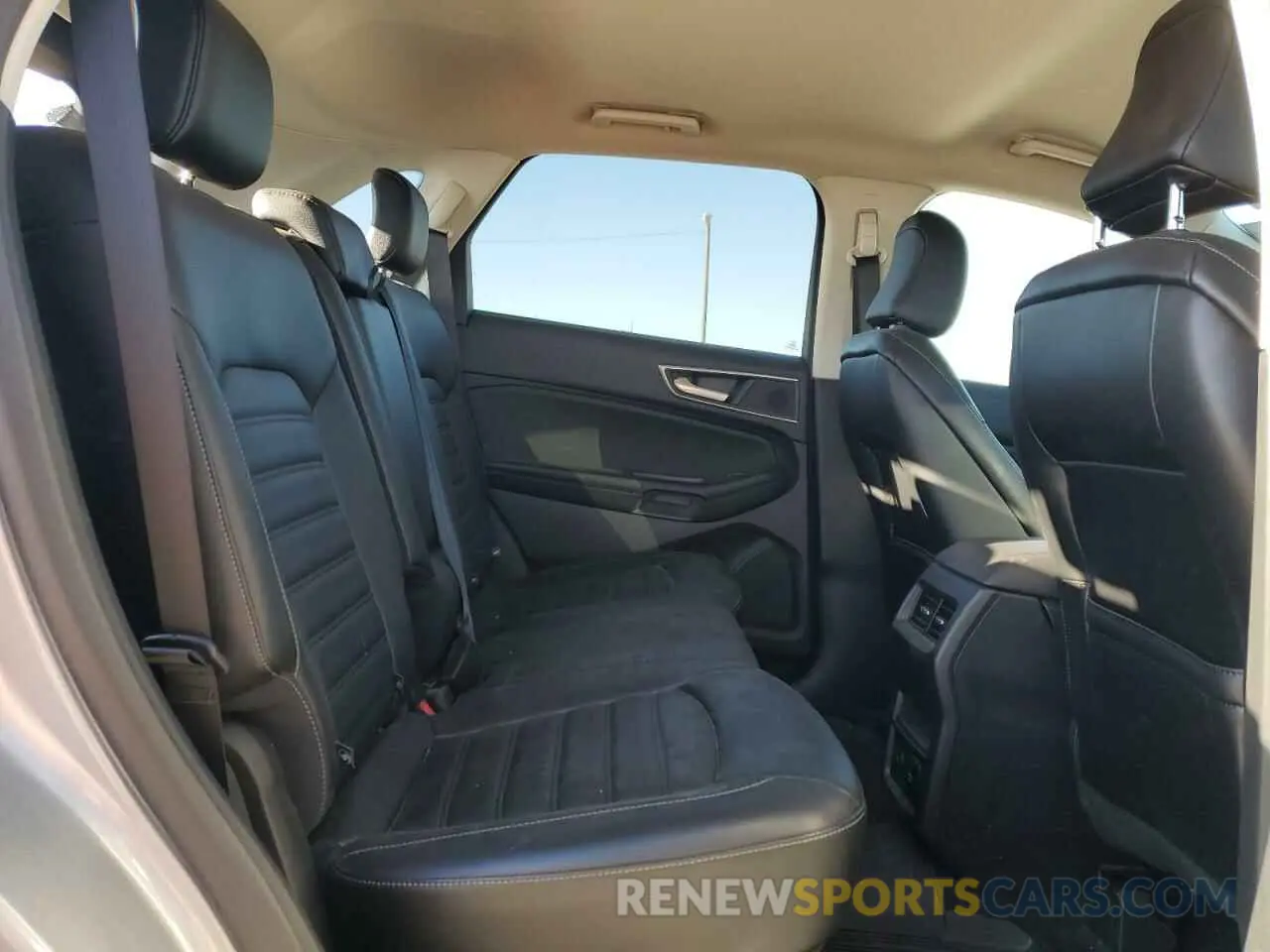 12 fotografías del automóvil dañado 2FMPK4J9XPBA07488 FORD EDGE 2023