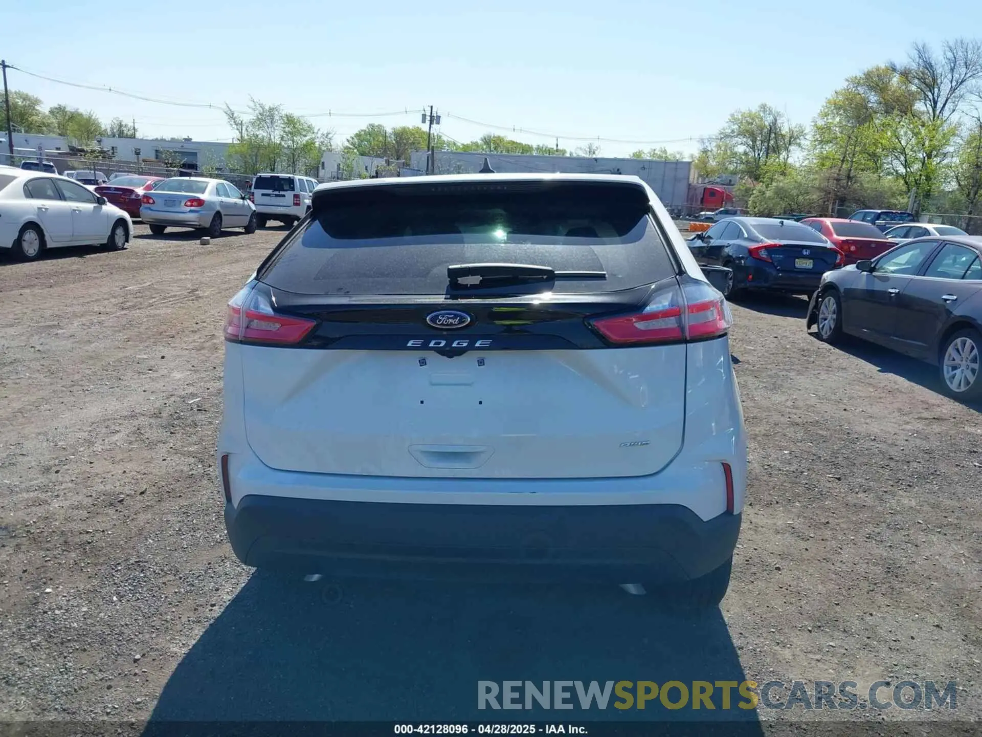 16 fotografías del automóvil dañado 2FMPK4G90RBB24765 FORD EDGE 2024