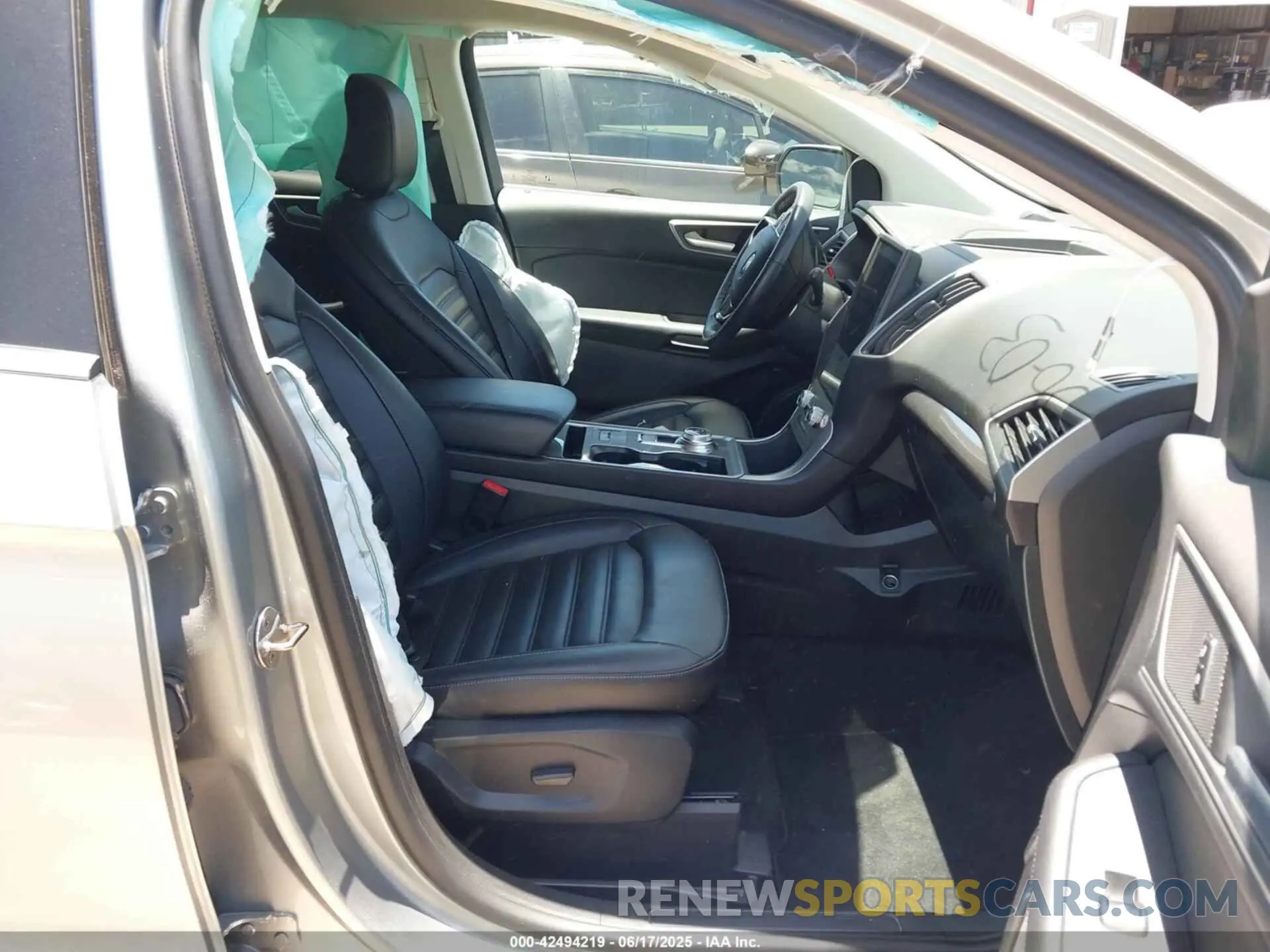 5 fotografías del automóvil dañado 2FMPK4J90RBA77925 FORD EDGE 2024