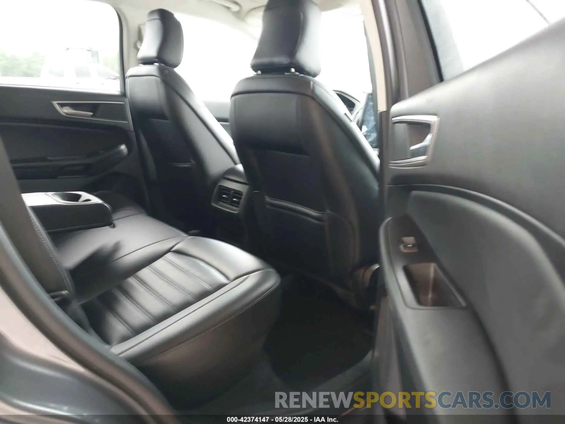 8 fotografías del automóvil dañado 2FMPK4J9XRBA49985 FORD EDGE 2024