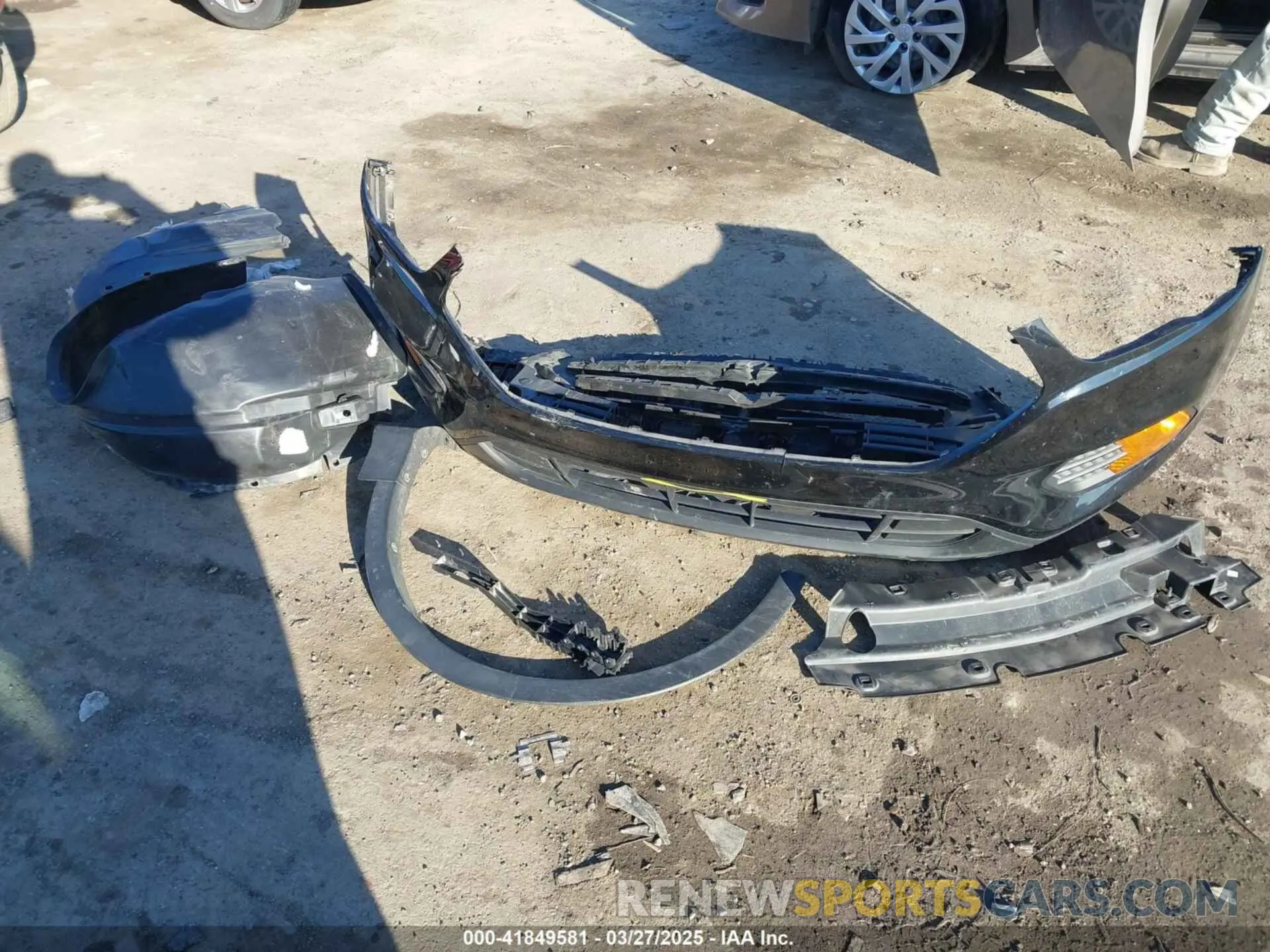 12 fotografías del automóvil dañado 1FMCU0F70KUB49375 FORD ESCAPE 2019