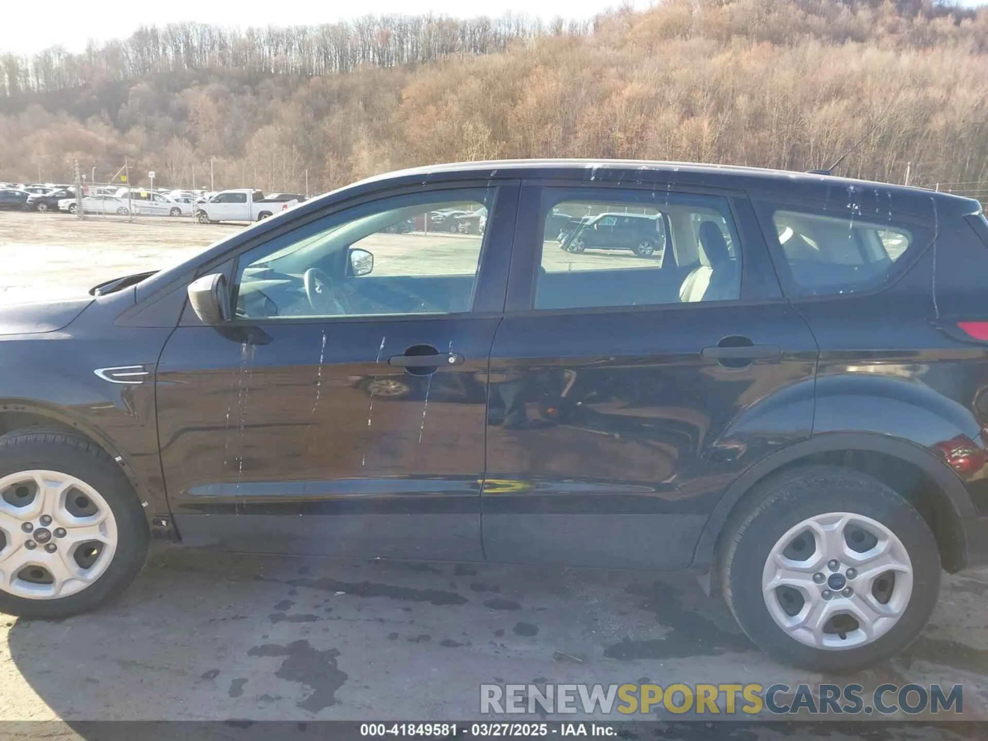 15 fotografías del automóvil dañado 1FMCU0F70KUB49375 FORD ESCAPE 2019
