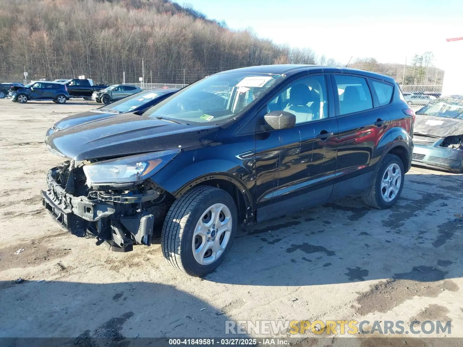 2 fotografías del automóvil dañado 1FMCU0F70KUB49375 FORD ESCAPE 2019