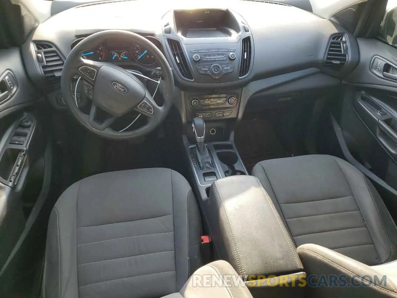 8 fotografías del automóvil dañado 1FMCU0F70KUC03130 FORD ESCAPE 2019
