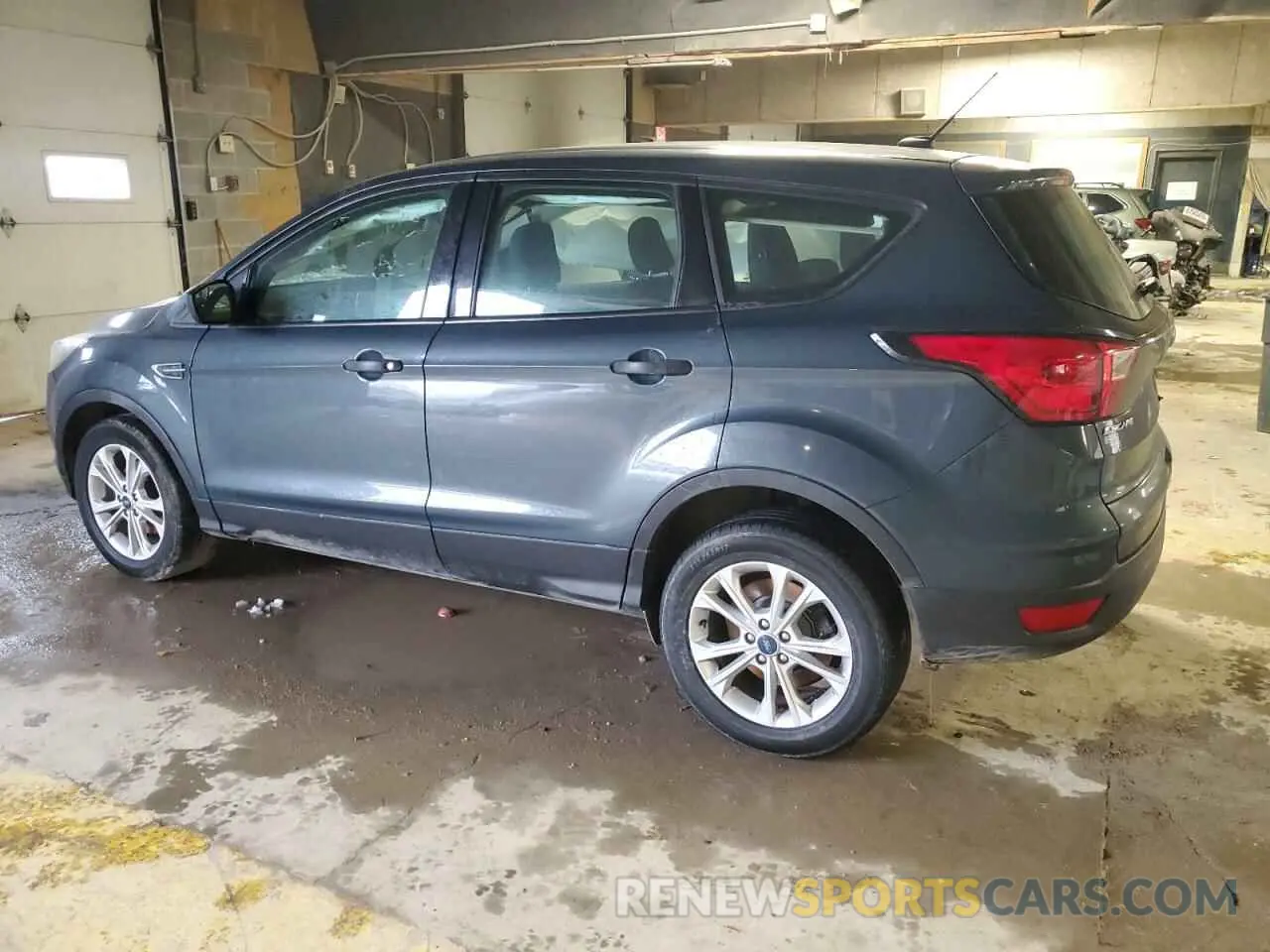 2 fotografías del automóvil dañado 1FMCU0F71KUA02773 FORD ESCAPE 2019