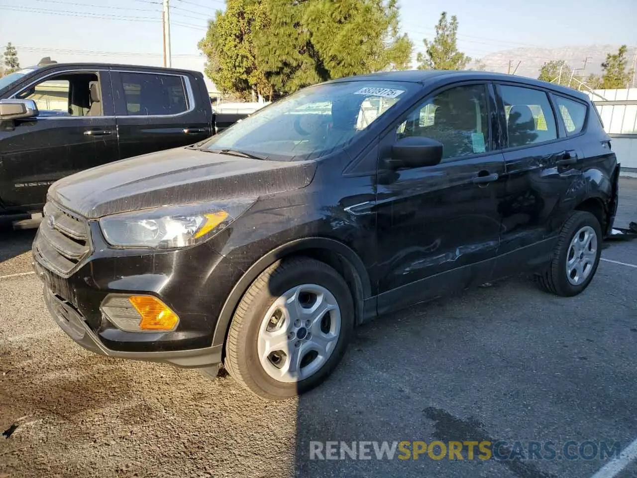 1 fotografías del automóvil dañado 1FMCU0F71KUB05014 FORD ESCAPE 2019