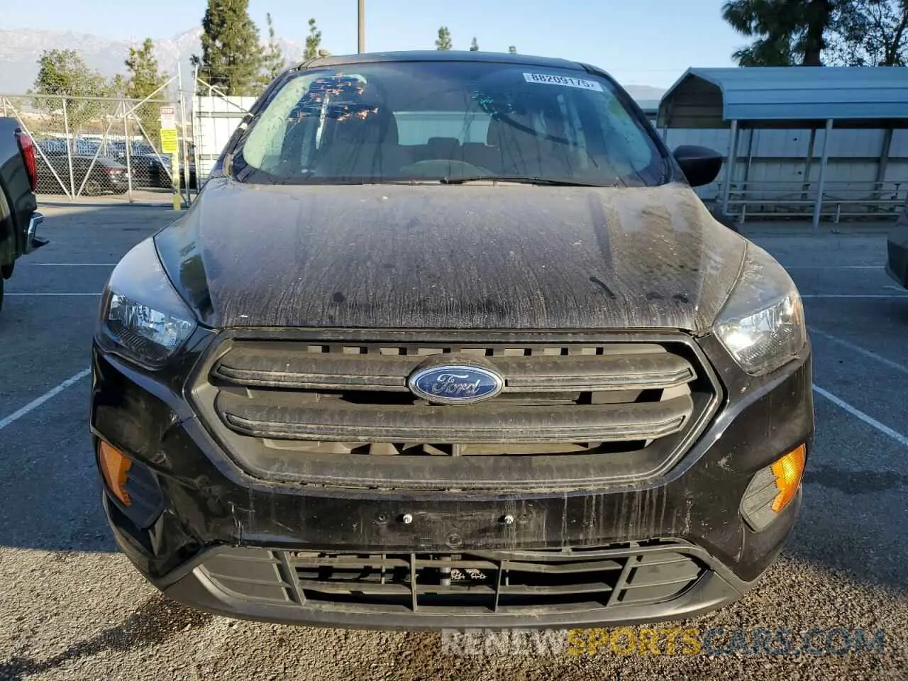 5 fotografías del automóvil dañado 1FMCU0F71KUB05014 FORD ESCAPE 2019
