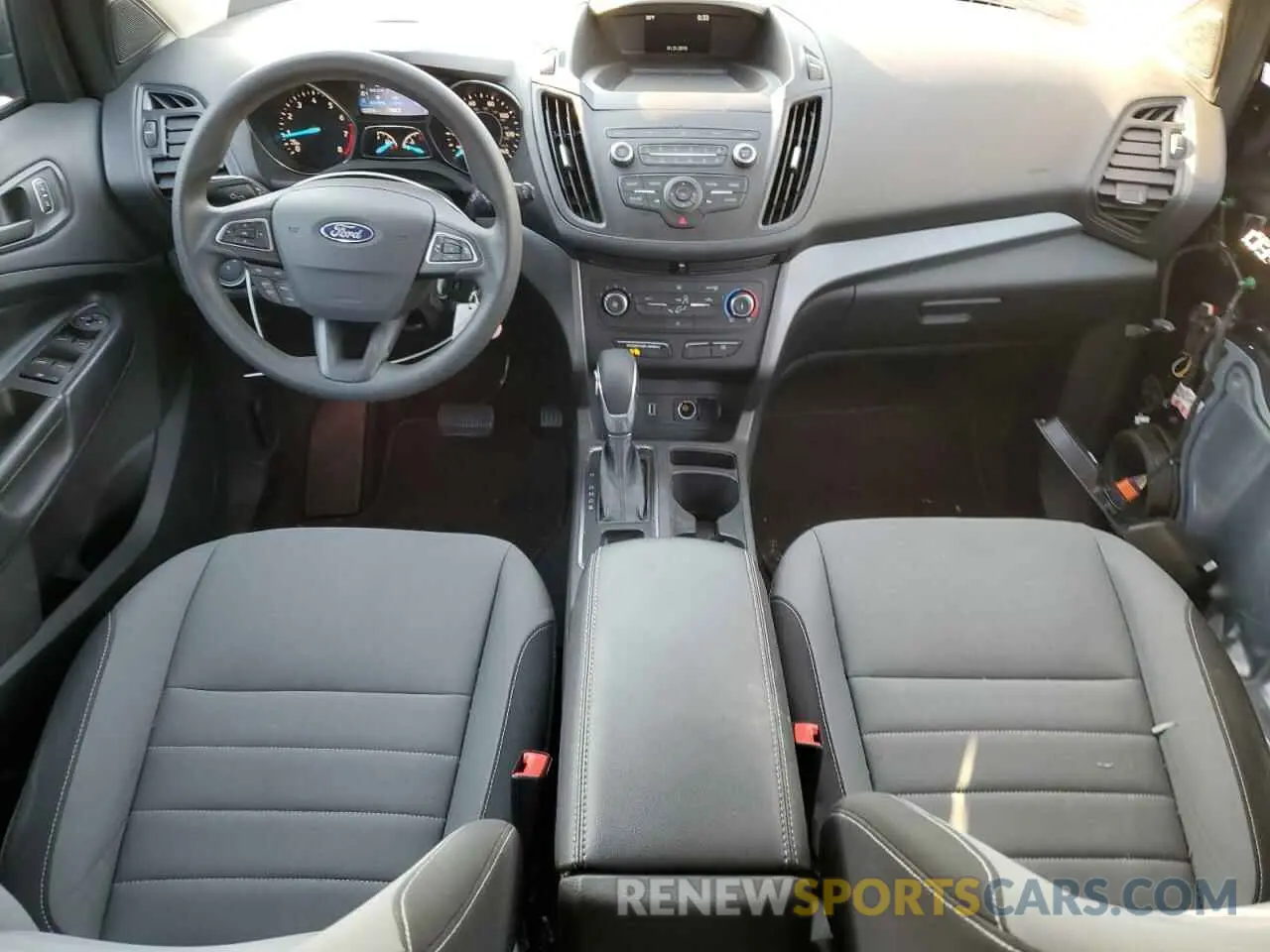 8 fotografías del automóvil dañado 1FMCU0F71KUB05014 FORD ESCAPE 2019
