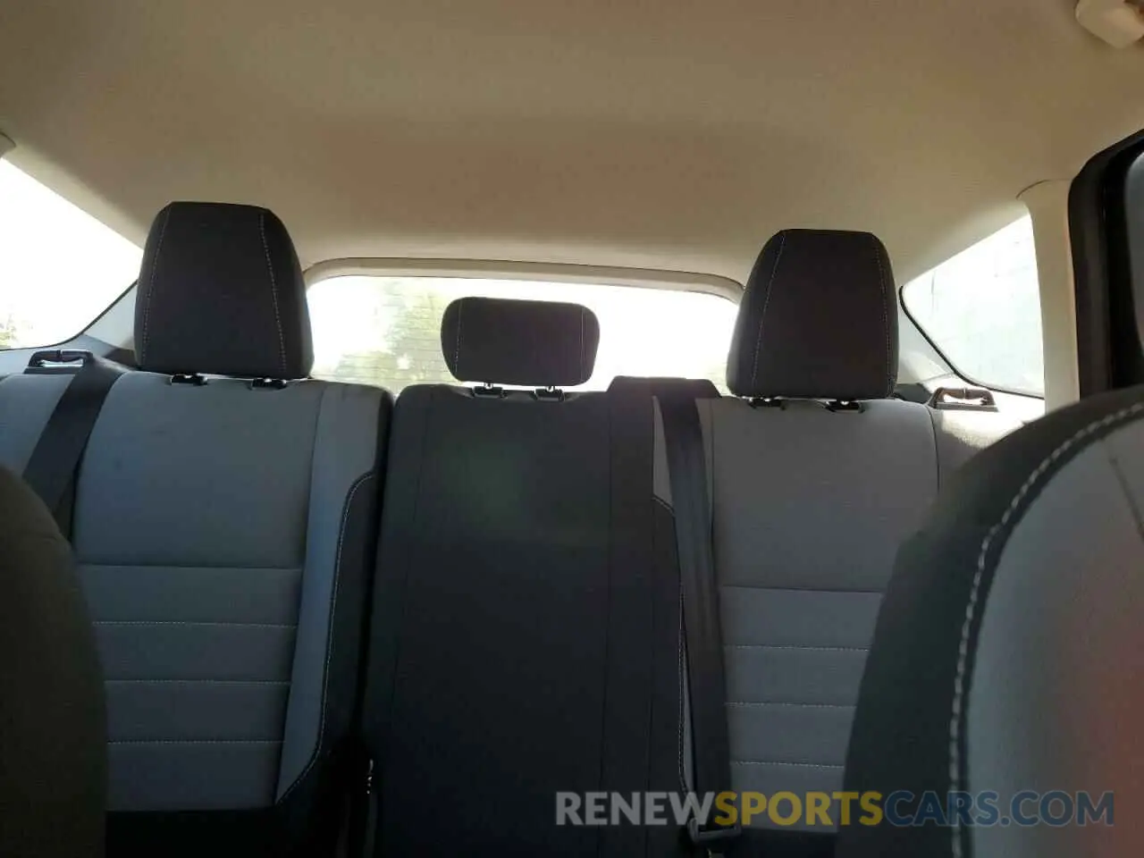 10 fotografías del automóvil dañado 1FMCU0F72KUA00711 FORD ESCAPE 2019
