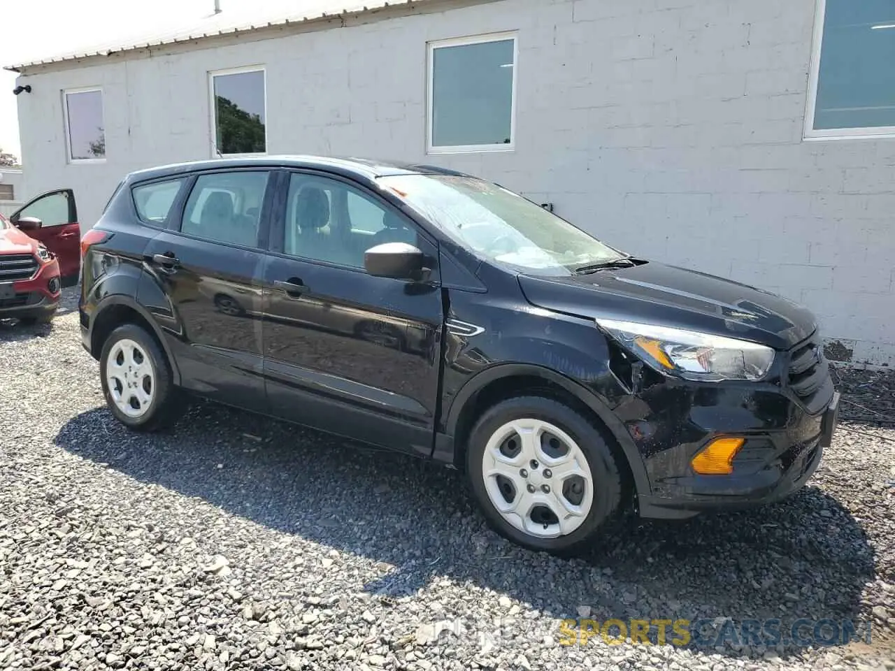 4 fotografías del automóvil dañado 1FMCU0F72KUA00711 FORD ESCAPE 2019