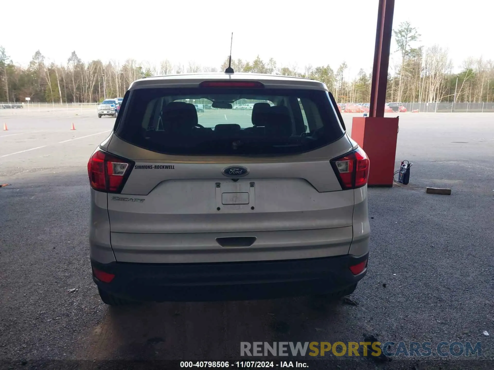 16 fotografías del automóvil dañado 1FMCU0F72KUB05801 FORD ESCAPE 2019