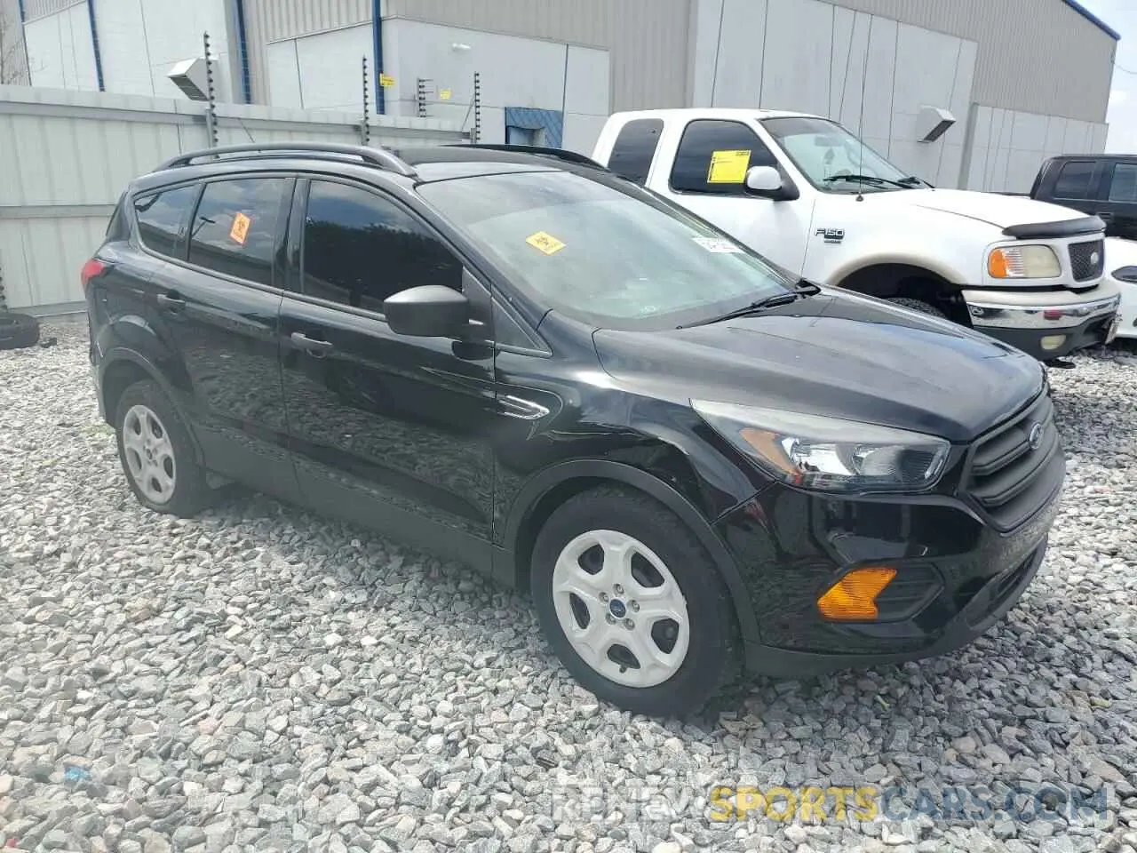 4 fotografías del automóvil dañado 1FMCU0F73KUA75241 FORD ESCAPE 2019