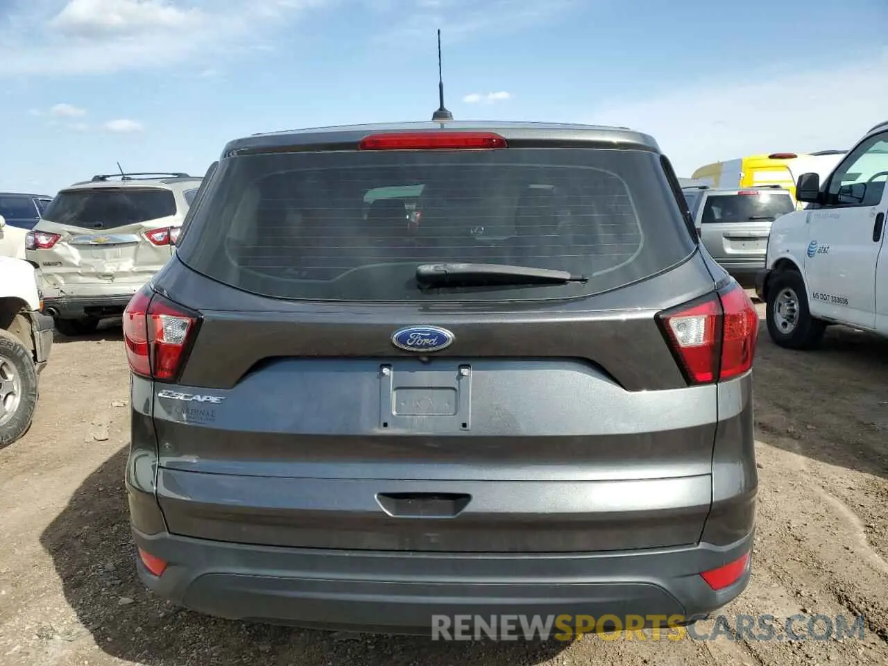 6 fotografías del automóvil dañado 1FMCU0F73KUB01921 FORD ESCAPE 2019
