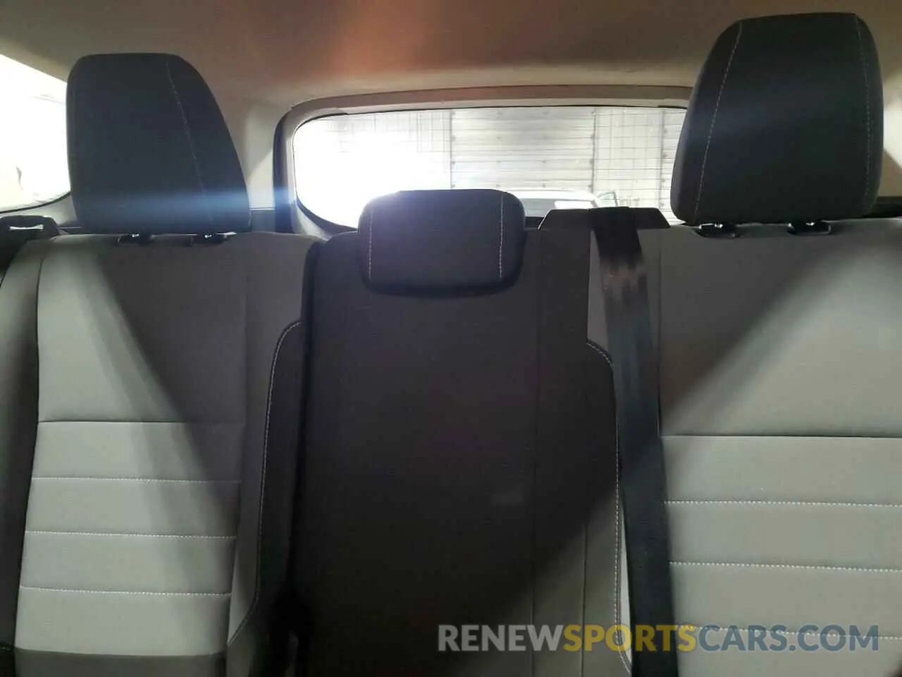 10 fotografías del automóvil dañado 1FMCU0F73KUB49919 FORD ESCAPE 2019