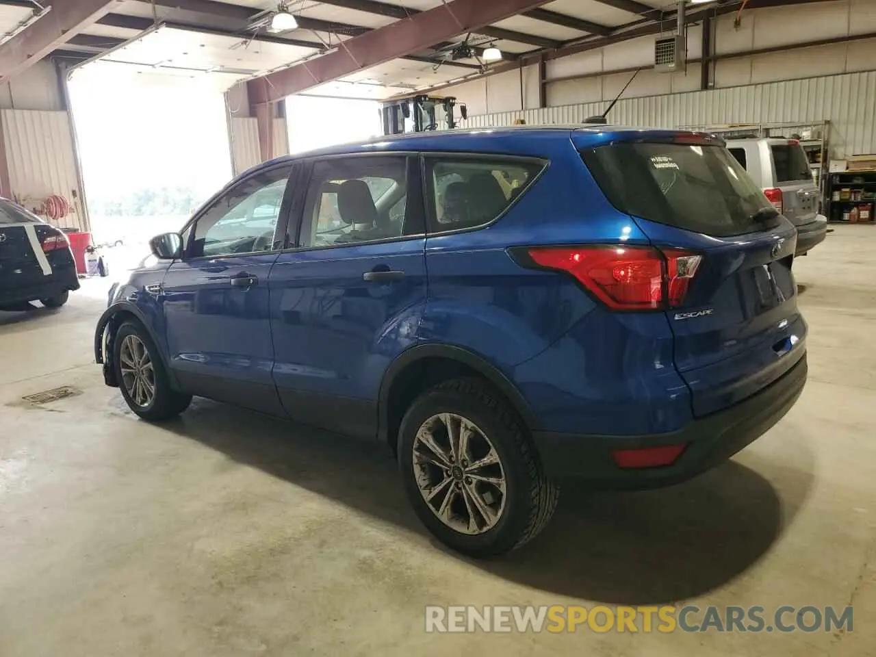 2 fotografías del automóvil dañado 1FMCU0F73KUC57196 FORD ESCAPE 2019