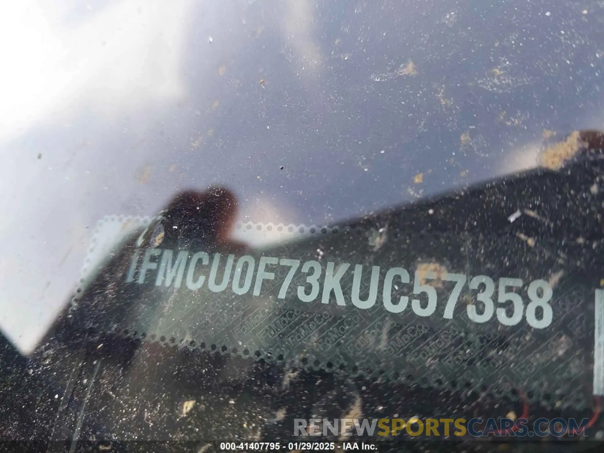 9 fotografías del automóvil dañado 1FMCU0F73KUC57358 FORD ESCAPE 2019