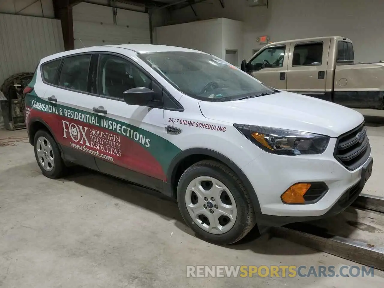 4 fotografías del automóvil dañado 1FMCU0F74KUA91366 FORD ESCAPE 2019