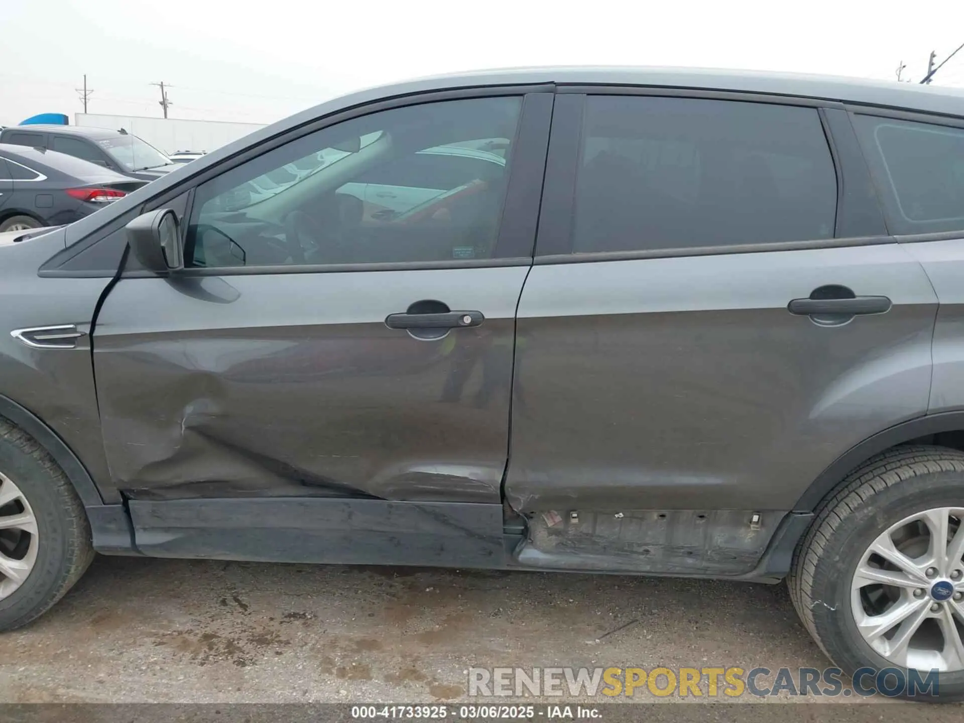 14 fotografías del automóvil dañado 1FMCU0F74KUB26214 FORD ESCAPE 2019