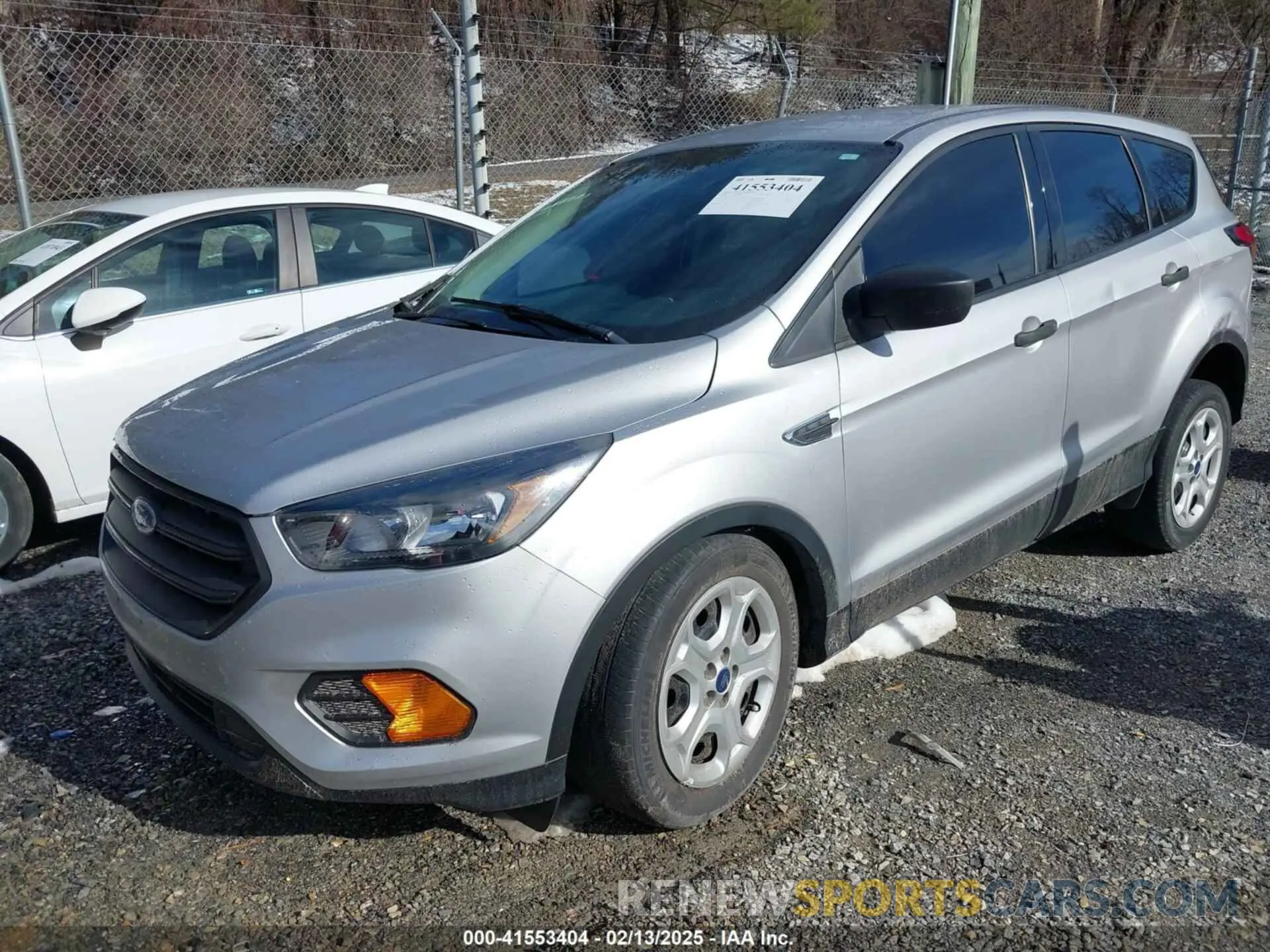2 fotografías del automóvil dañado 1FMCU0F74KUB45314 FORD ESCAPE 2019