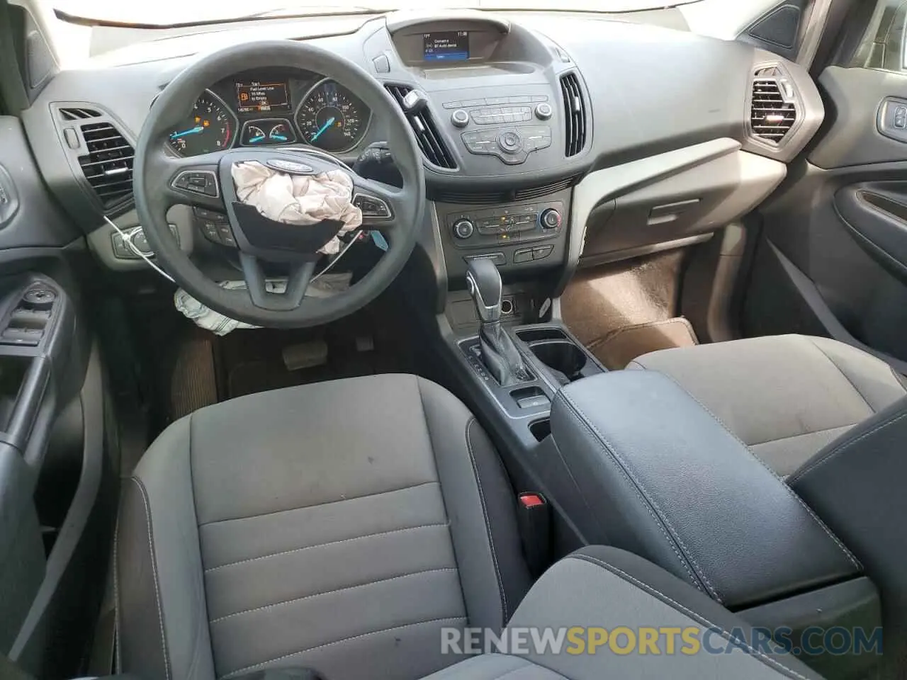 8 fotografías del automóvil dañado 1FMCU0F74KUB58998 FORD ESCAPE 2019