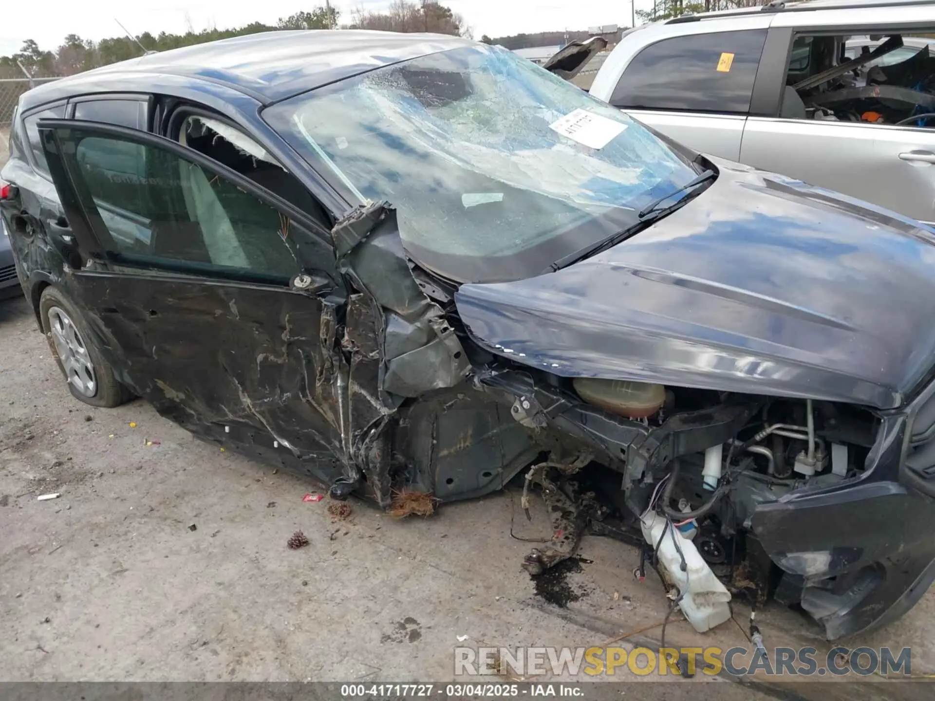 6 fotografías del automóvil dañado 1FMCU0F75KUB20308 FORD ESCAPE 2019