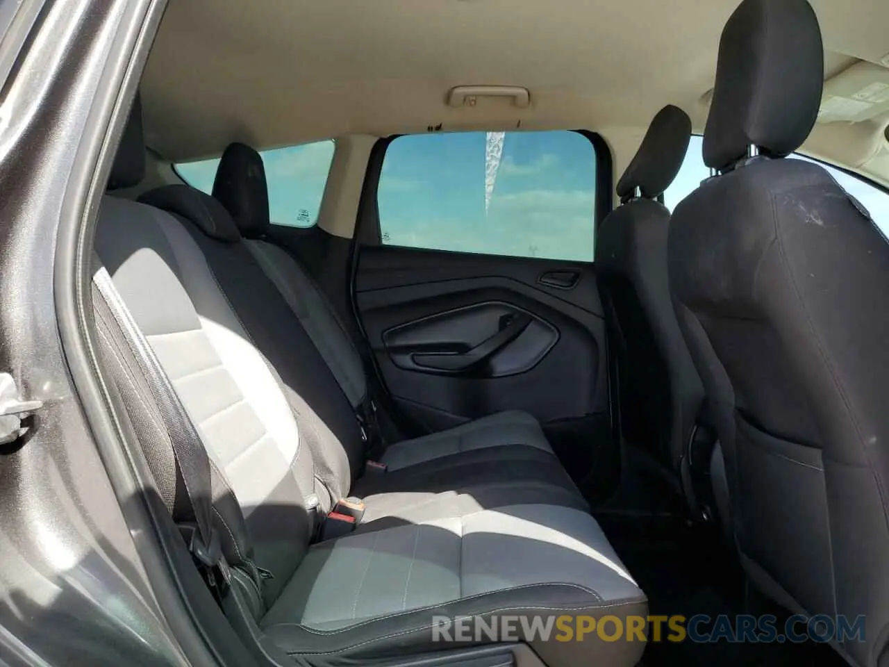 11 fotografías del automóvil dañado 1FMCU0F75KUB57553 FORD ESCAPE 2019