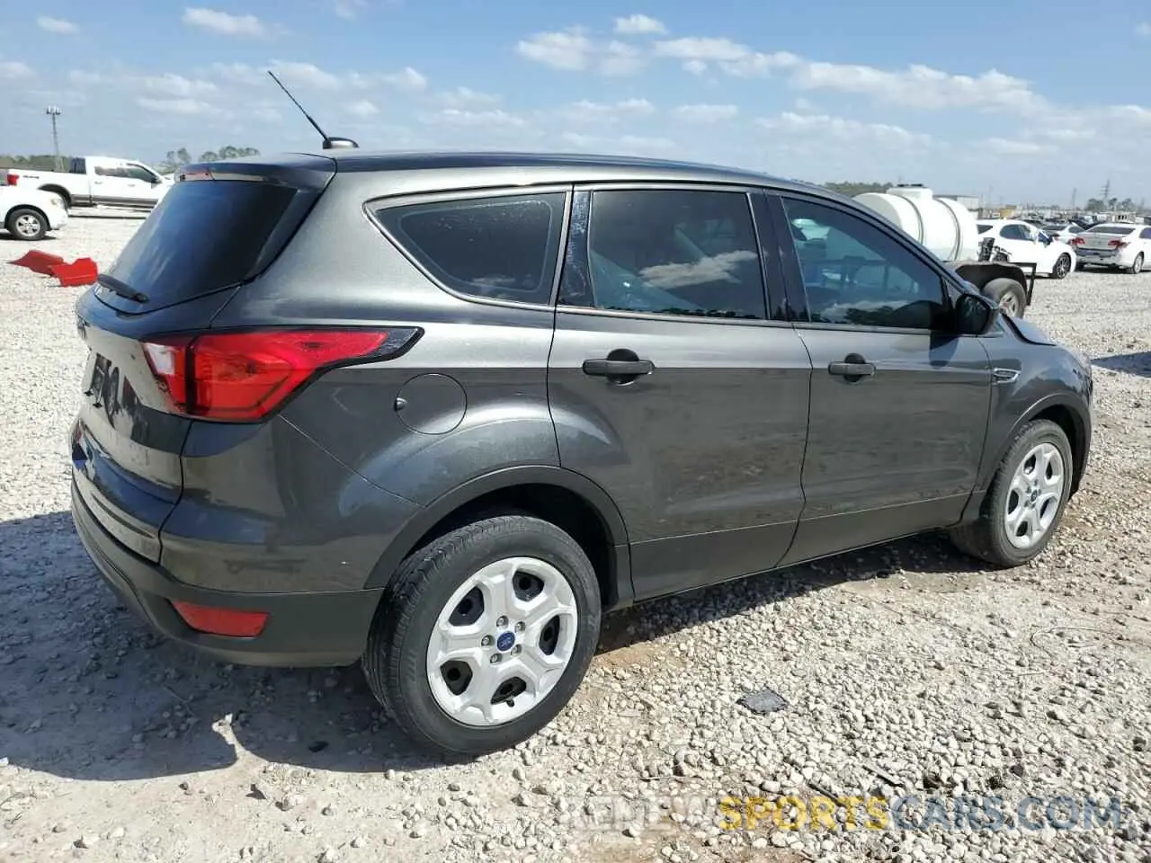 3 fotografías del automóvil dañado 1FMCU0F75KUB57553 FORD ESCAPE 2019