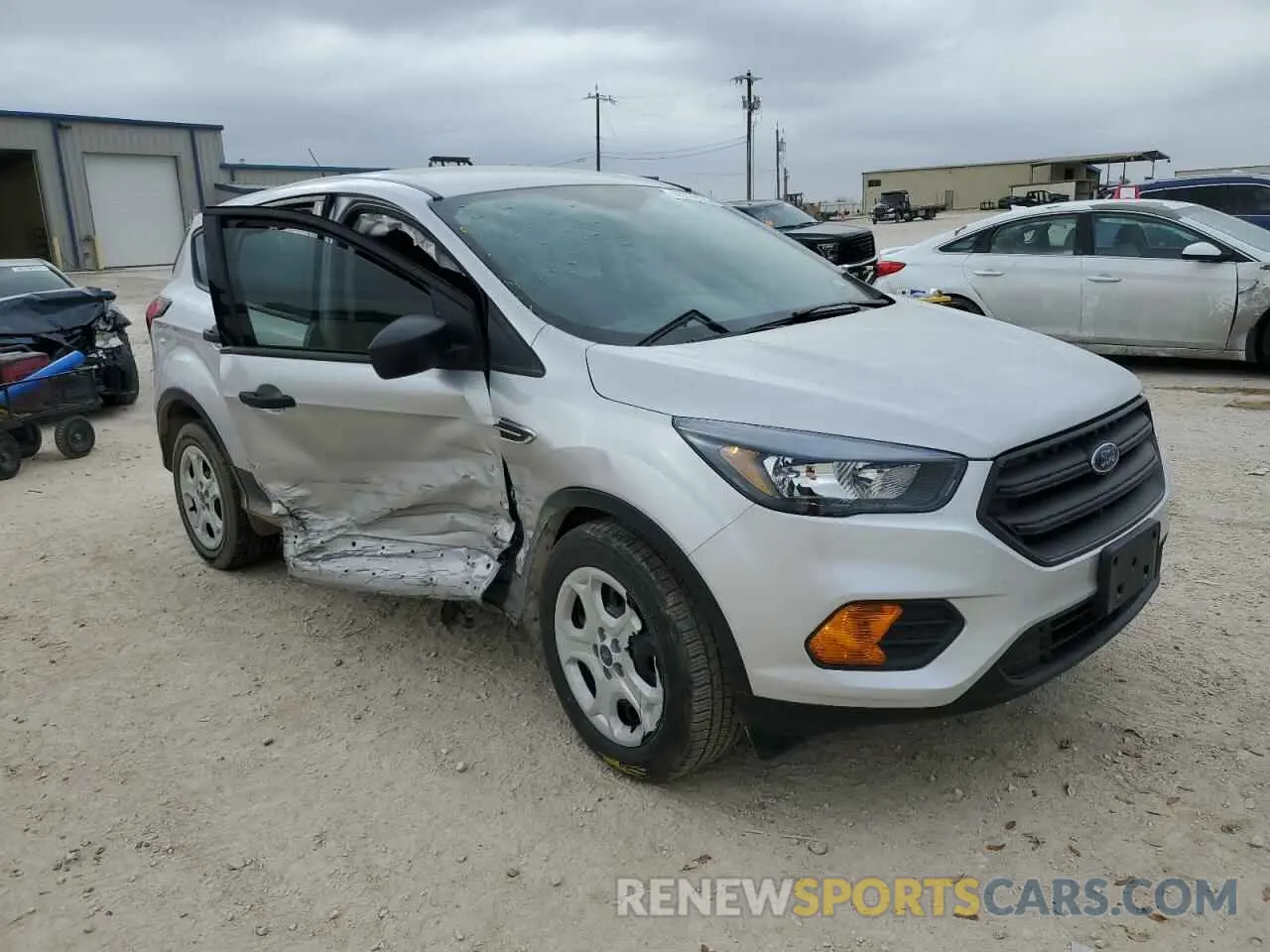 4 fotografías del automóvil dañado 1FMCU0F75KUC02555 FORD ESCAPE 2019