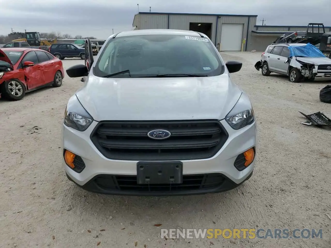 5 fotografías del automóvil dañado 1FMCU0F75KUC02555 FORD ESCAPE 2019