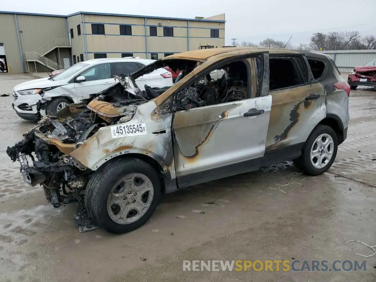 1 fotografías del automóvil dañado 1FMCU0F76KUA99601 FORD ESCAPE 2019