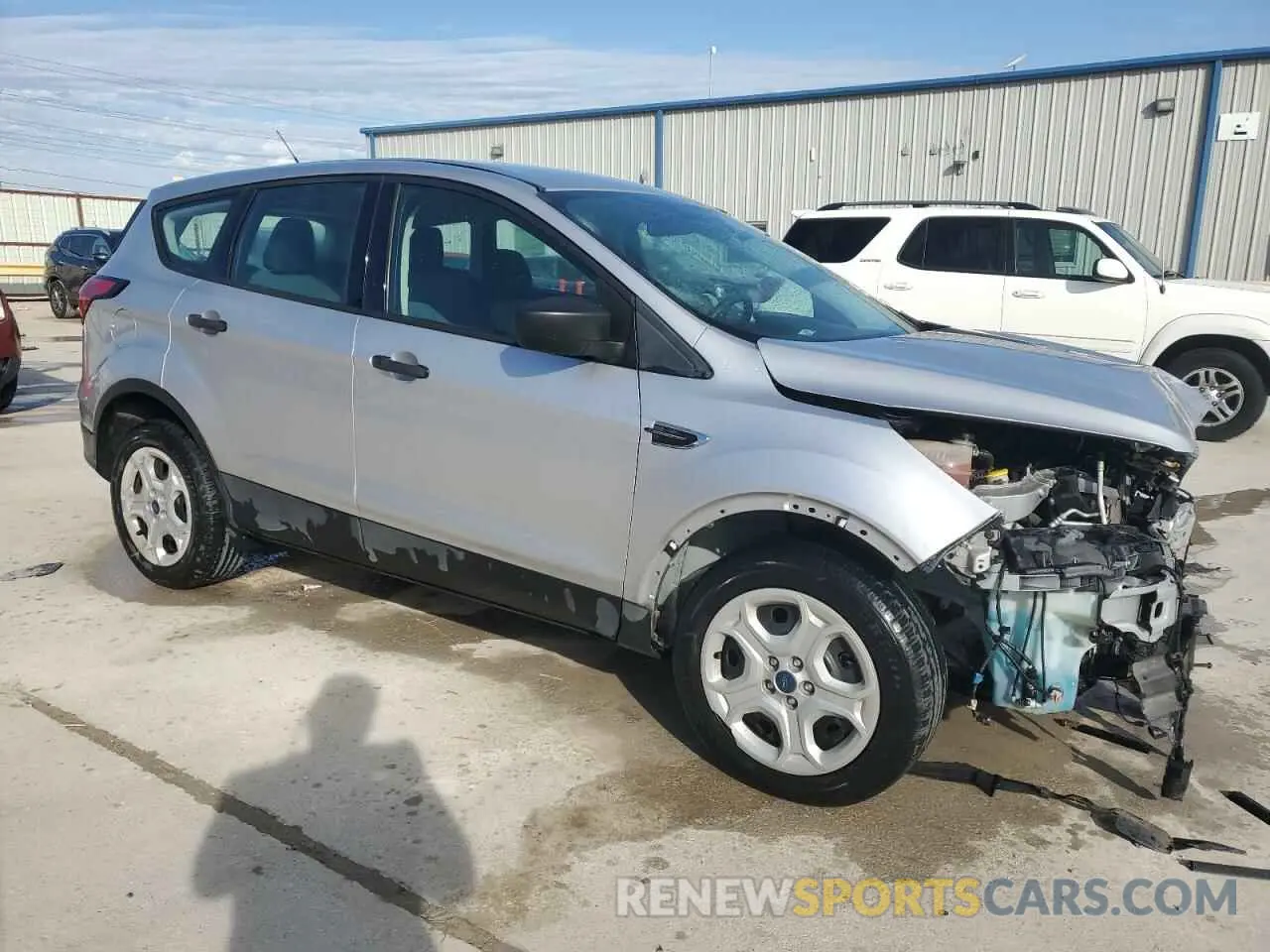 4 fotografías del automóvil dañado 1FMCU0F76KUA99842 FORD ESCAPE 2019