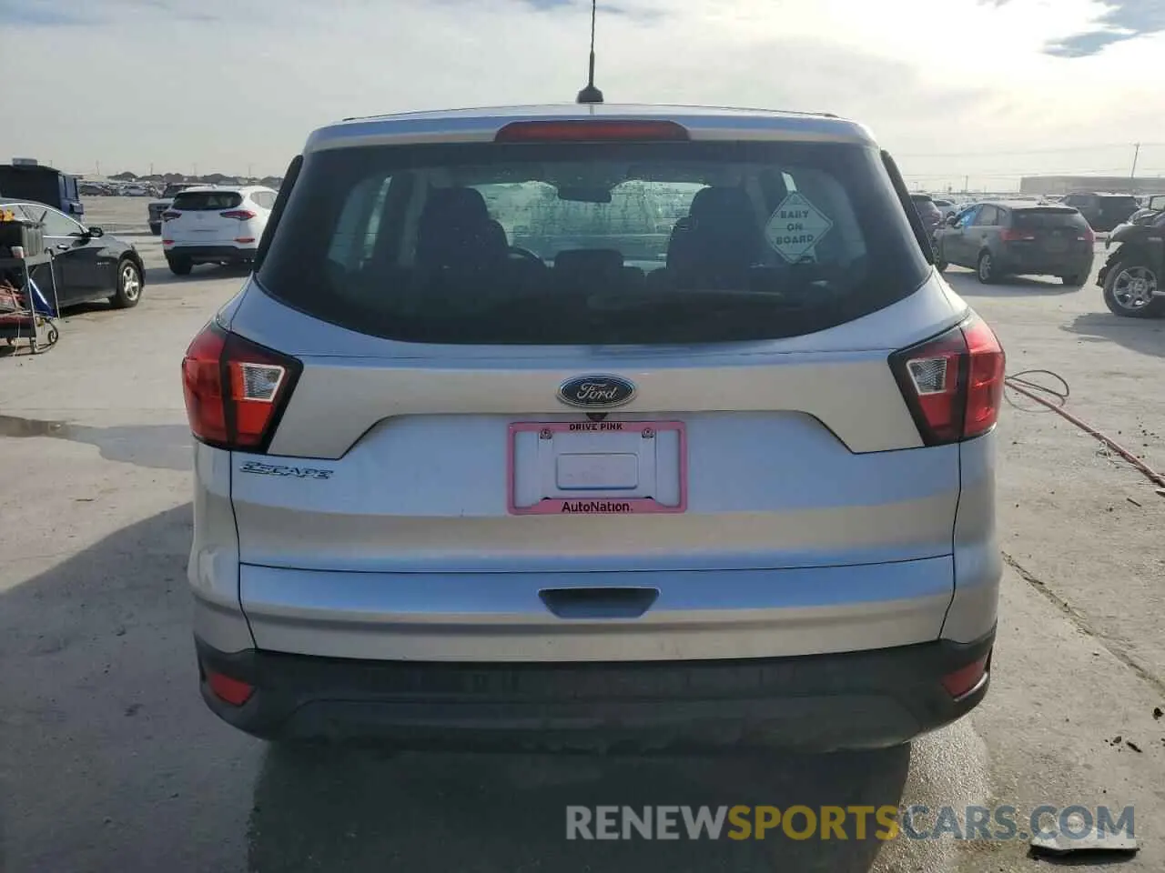 6 fotografías del automóvil dañado 1FMCU0F76KUA99842 FORD ESCAPE 2019