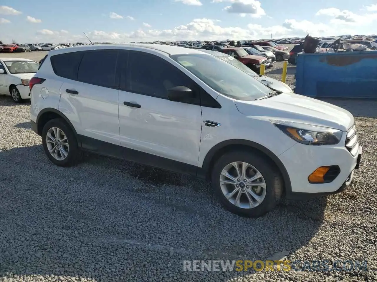 4 fotografías del automóvil dañado 1FMCU0F76KUB00844 FORD ESCAPE 2019