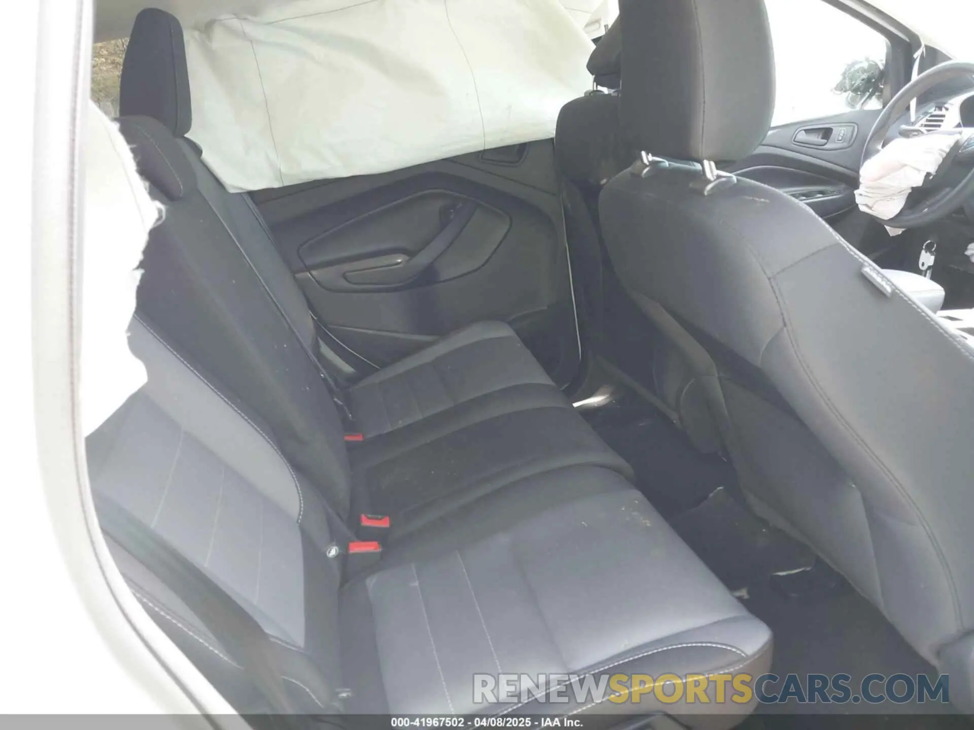 8 fotografías del automóvil dañado 1FMCU0F76KUB47758 FORD ESCAPE 2019